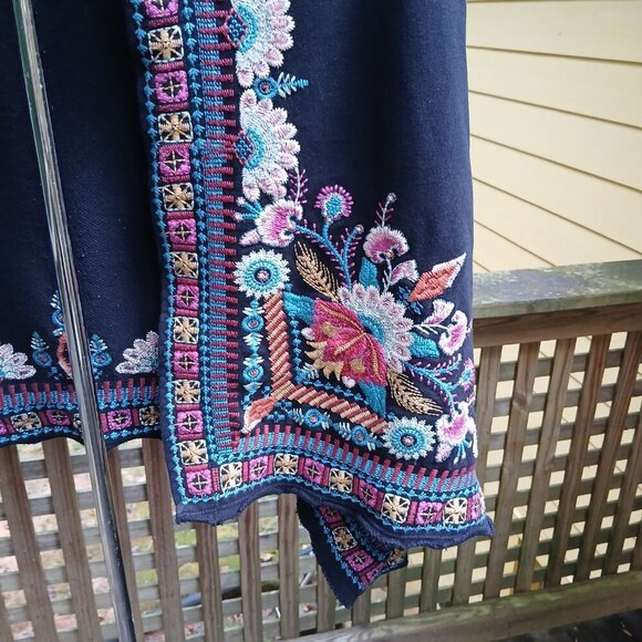 'Delphine' Draped Cardigan Black Cardigan Vibrant Floral Floral Embroidery SzL - Picture 3 of 12